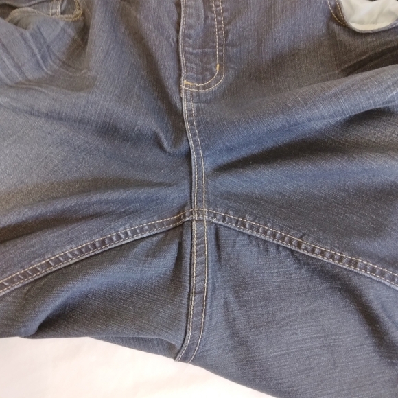 Size 22 Torrid Jeans Tapered Leg Zipper at Ankle - Picture 9 of 9